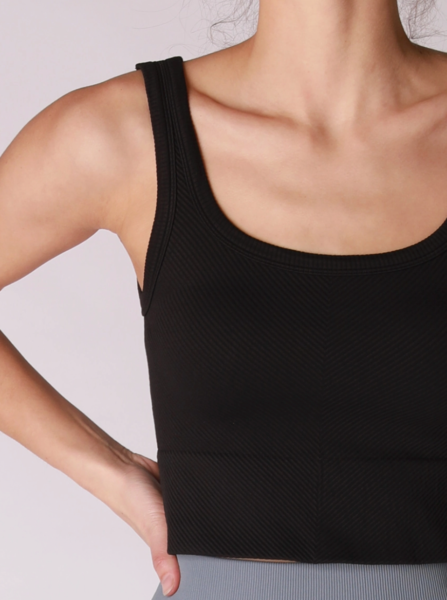 Black Seamless Crop Tank